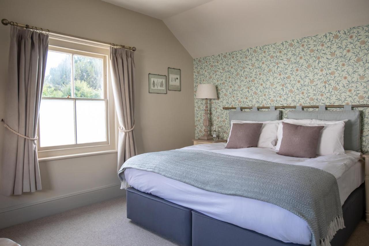 The Running Horses Hotel Mickleham Room photo