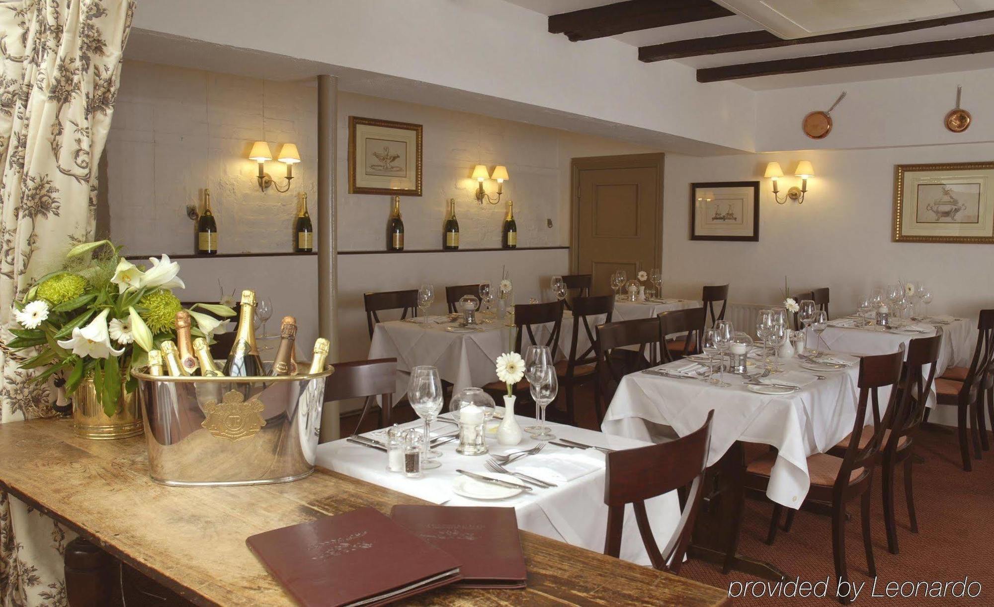 The Running Horses Hotel Mickleham Restaurant photo